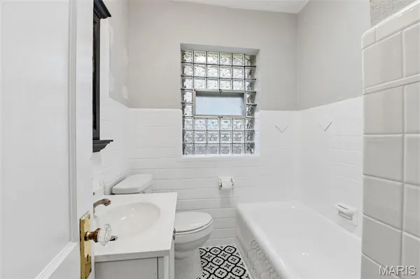 $325,000 | 5042 Tholozan Avenue, Unit 5042 & 5042A, St. Louis, MO 63109