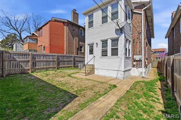 $325,000 | 5042 Tholozan Avenue, Unit 5042 & 5042A, St. Louis, MO 63109