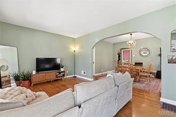 $325,000 | 5042 Tholozan Avenue, Unit 5042 & 5042A, St. Louis, MO 63109