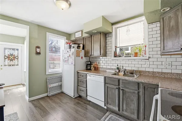 $325,000 | 5042 Tholozan Avenue, Unit 5042 & 5042A, St. Louis, MO 63109