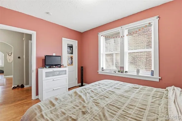 $325,000 | 5042 Tholozan Avenue, Unit 5042 & 5042A, St. Louis, MO 63109