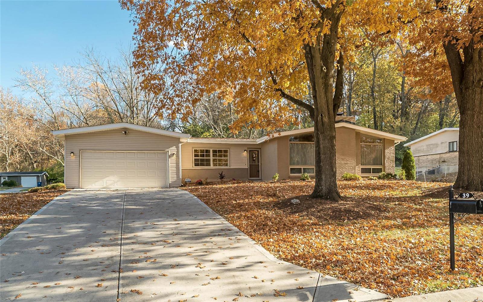 39 Riviera Court St. Louis, MO 63146 - Photo 1 of 30 Gallery Image 1