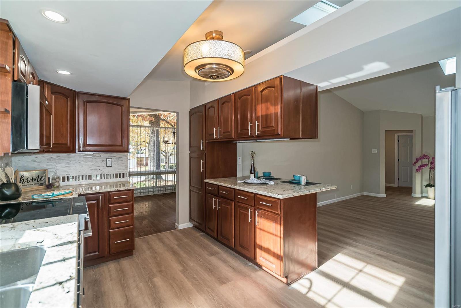 39 Riviera Court St. Louis, MO 63146 - Photo 12 of 30 Gallery Image 12