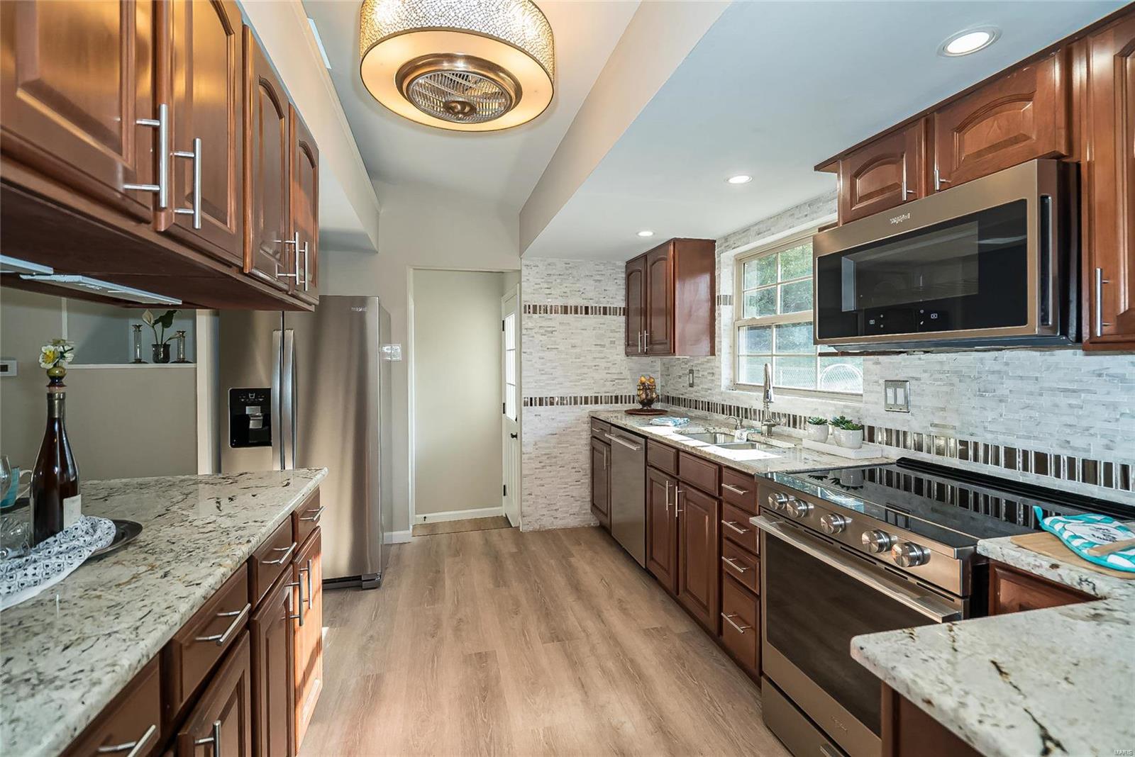 39 Riviera Court St. Louis, MO 63146 - Photo 8 of 30 Gallery Image 8