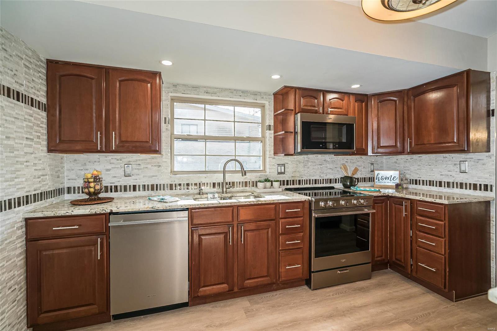 39 Riviera Court St. Louis, MO 63146 - Photo 9 of 30 Gallery Image 9