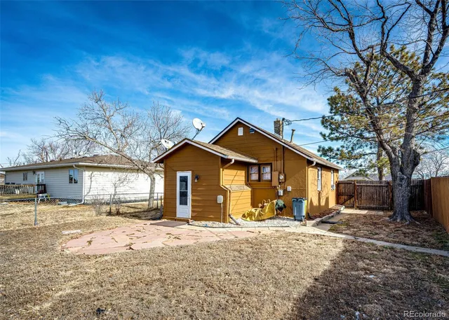 $295,000 | 359 South Sherman Street, Byers, CO 80103