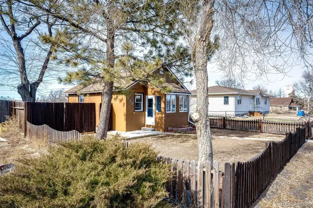 $295,000 | 359 South Sherman Street, Byers, CO 80103