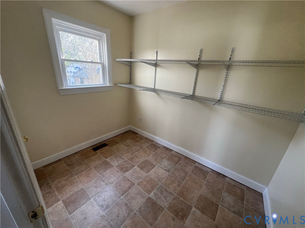 113 West Main Street Wakefield, VA 23888 - Photo 4 of 19