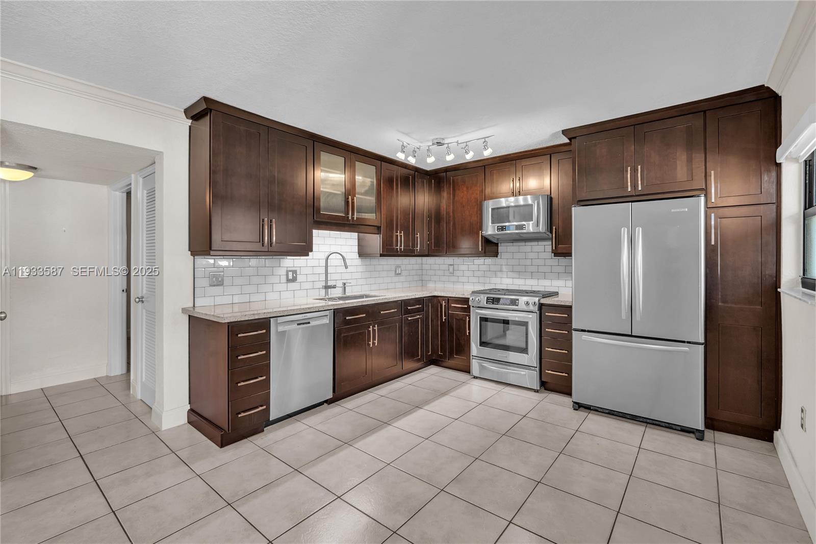 3265 Virginia Street, Unit 21 Miami, FL 33133 - Photo 6 of 17