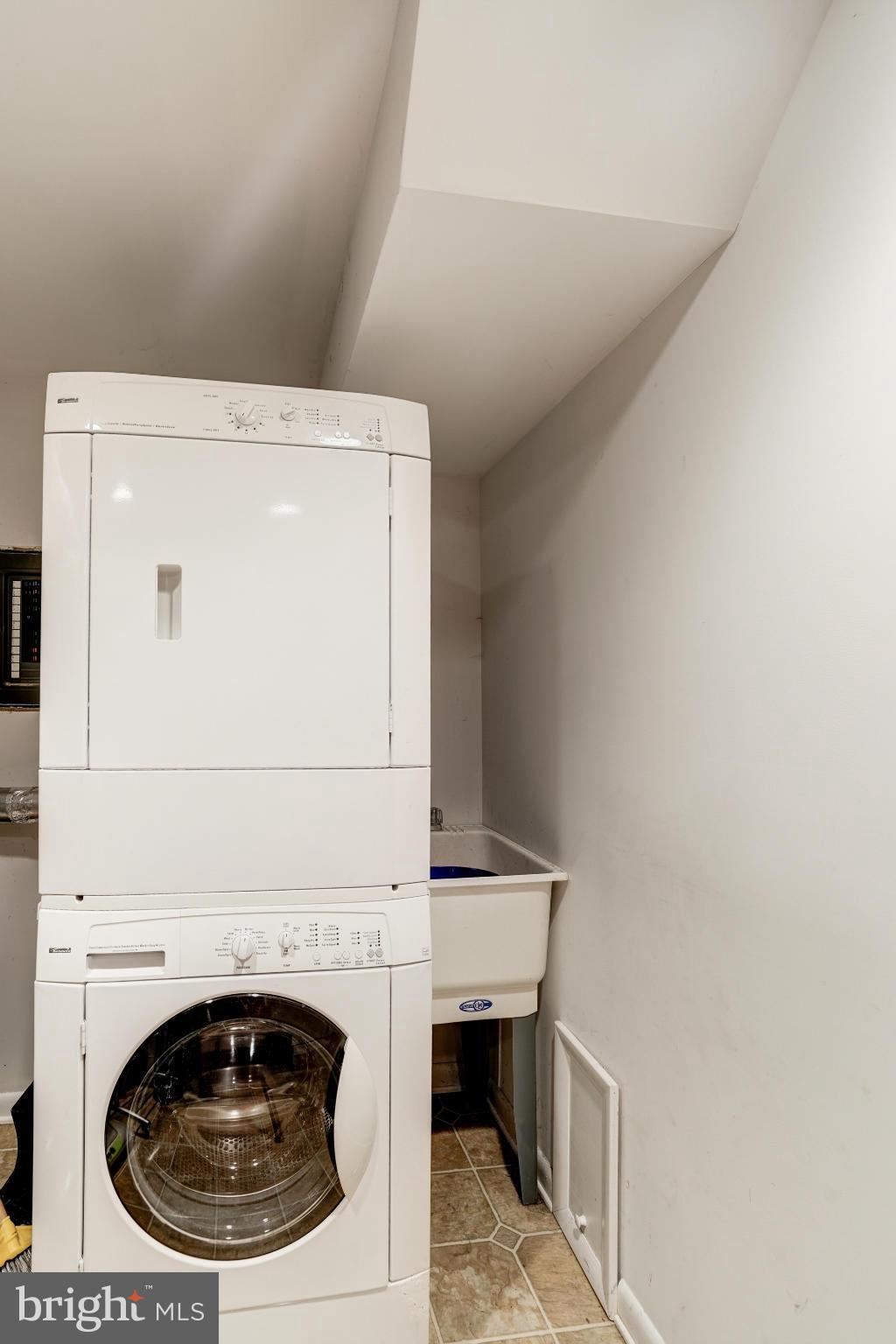 2405 Albot Road Reston, VA 20191 - Photo 22 of 30 Laundry Room