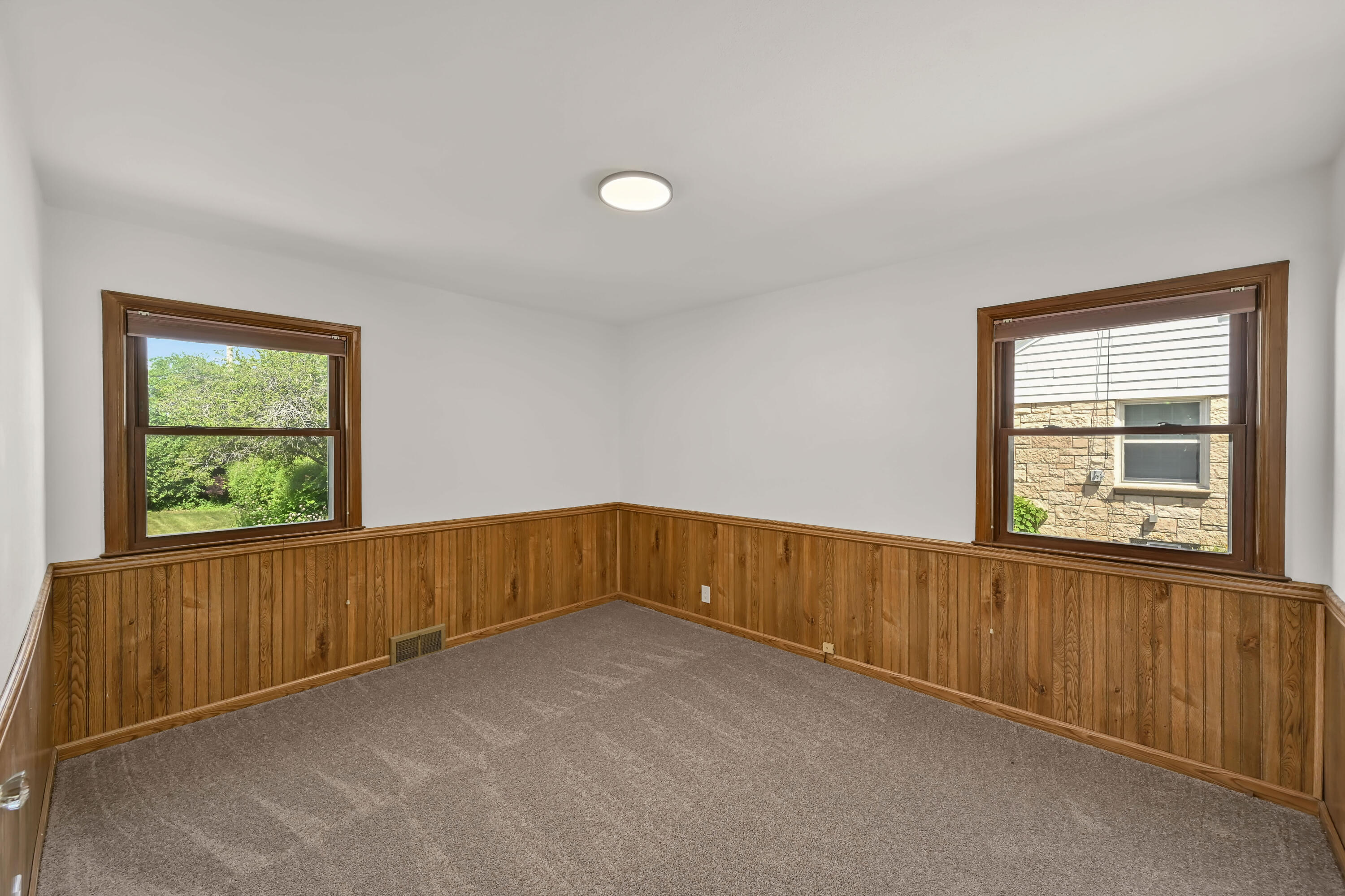 6319 North Bay Ridge Avenue Whitefish Bay, WI 53217 - Photo 18 of 34 DZ6329-16