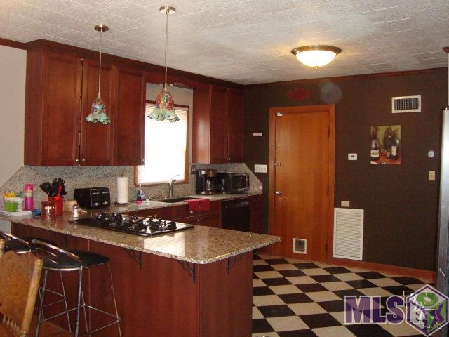 807 Roussell Street Houma, LA 70360 - Photo 3 of 11 Kitchen
