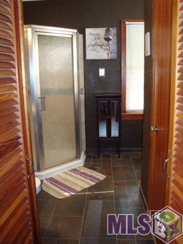 807 Roussell Street Houma, LA 70360 - Photo 4 of 11 Master Bath