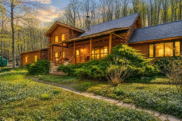 $665,000 | 151 South Crestwood Drive, Suttons Bay, MI 49682