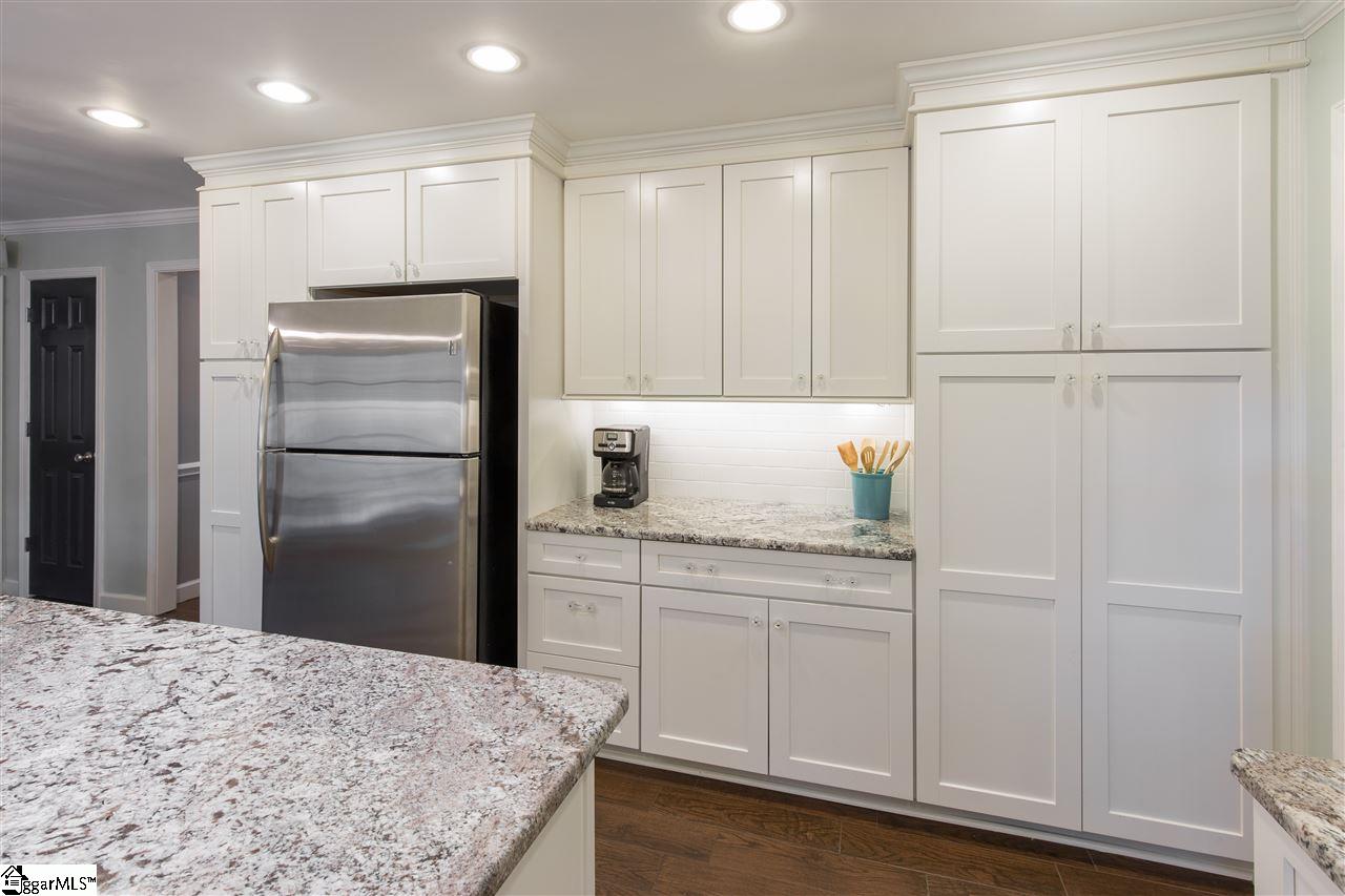 400 Dove Tree Road Greenville, SC 29615 - Photo 13 of 34