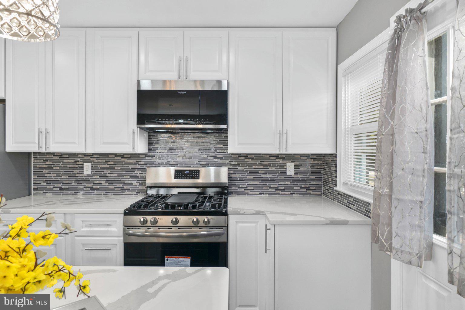 821 Stamford Road Baltimore, MD 21229 - Photo 14 of 36 Kitchen