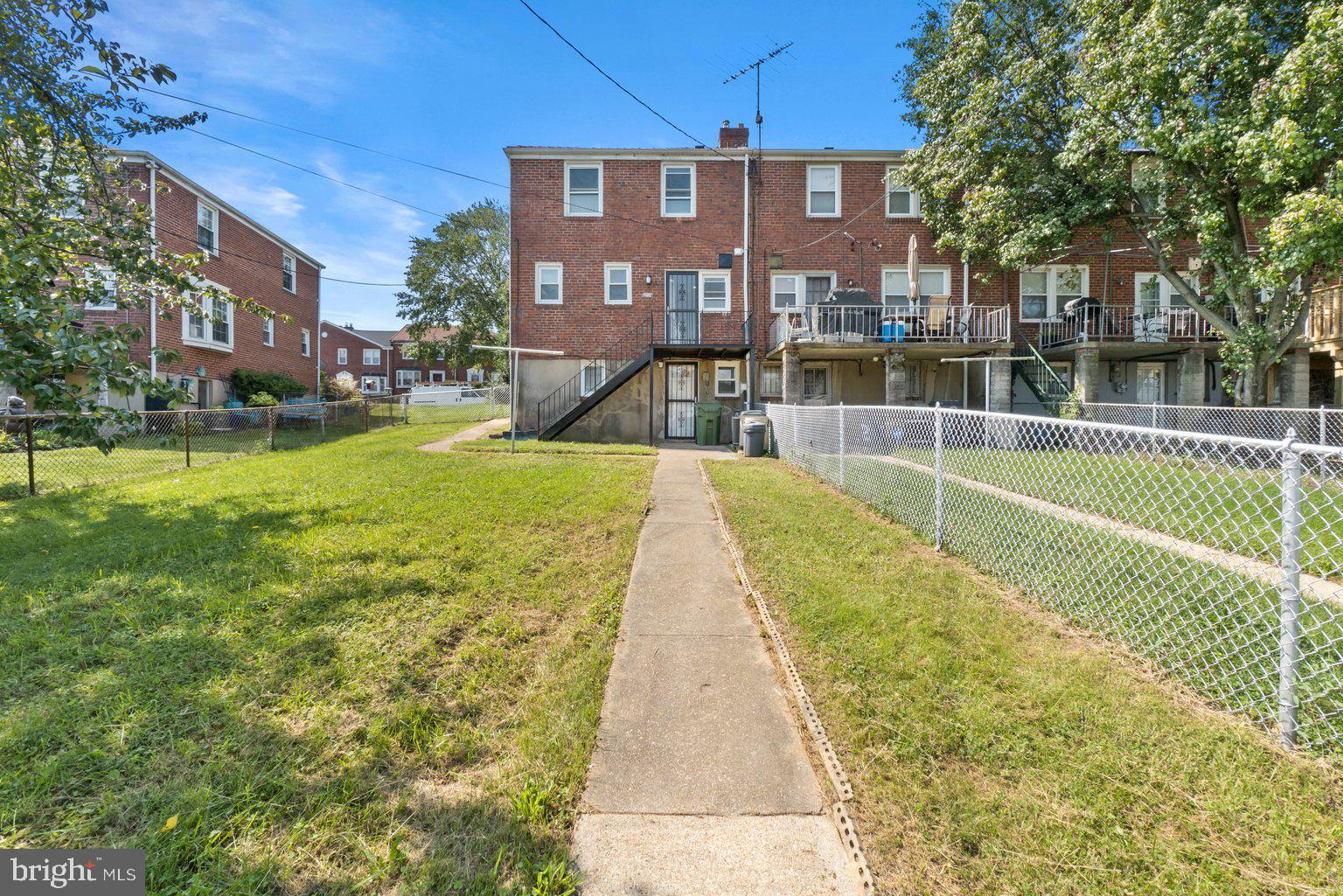 821 Stamford Road Baltimore, MD 21229 - Photo 33 of 36 Backyard