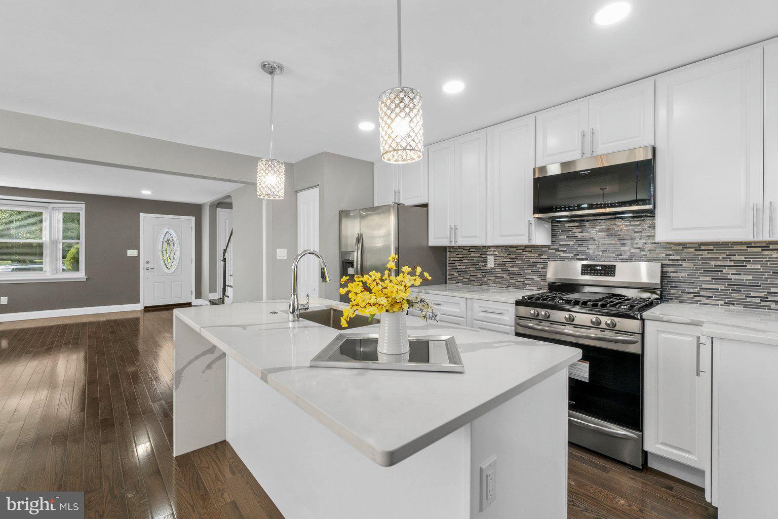 821 Stamford Road Baltimore, MD 21229 - Photo 10 of 36 Kitchen