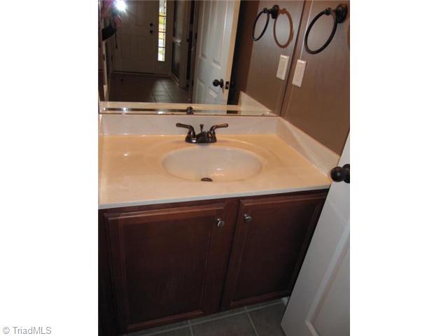 204 Ridge Landing Road Archdale, NC 27263 - Photo 14 of 16 Bath. Guest Bath