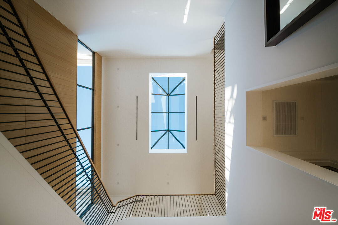 260 Homewood Road Los Angeles, CA 90049 - Photo 15 of 28