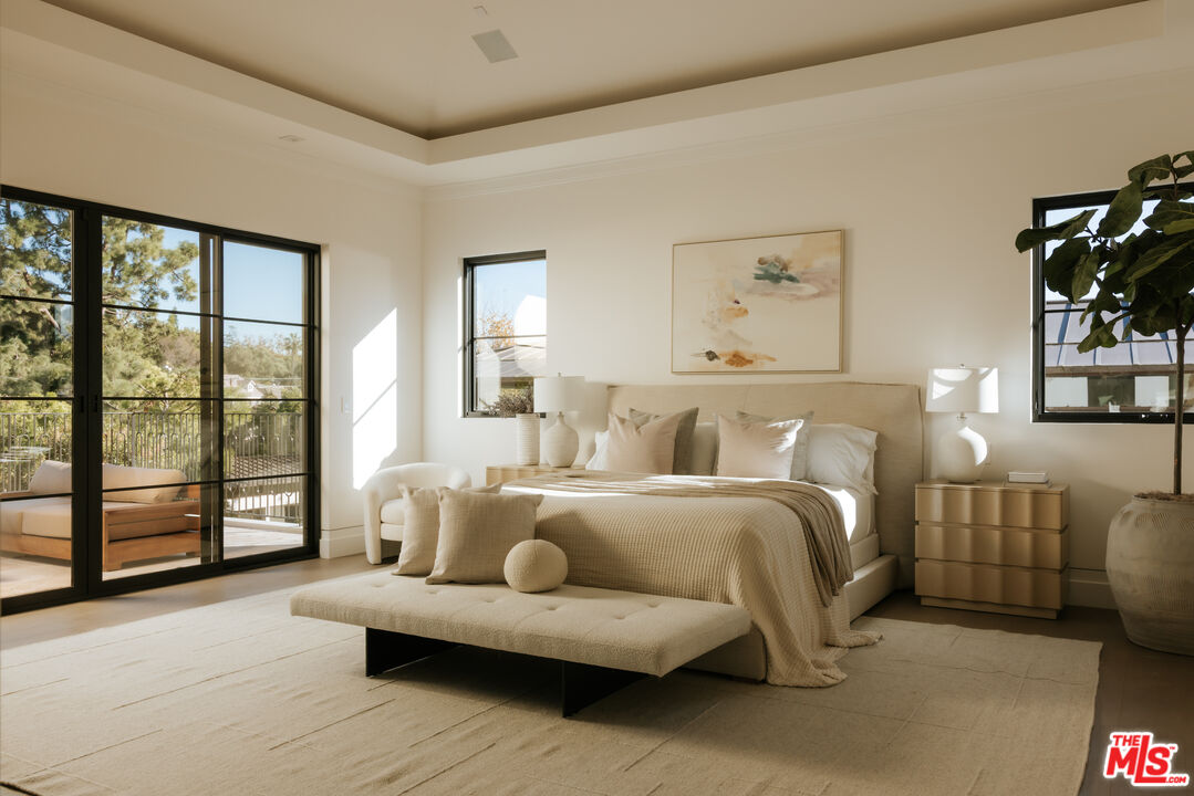 260 Homewood Road Los Angeles, CA 90049 - Photo 16 of 28