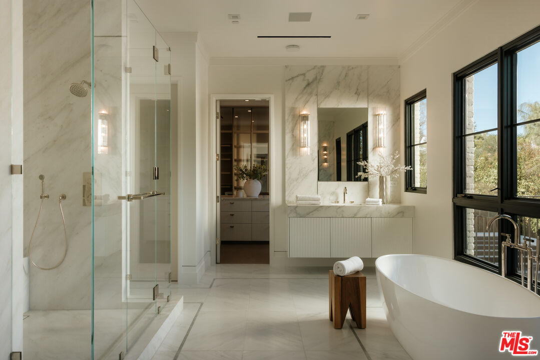 260 Homewood Road Los Angeles, CA 90049 - Photo 18 of 28