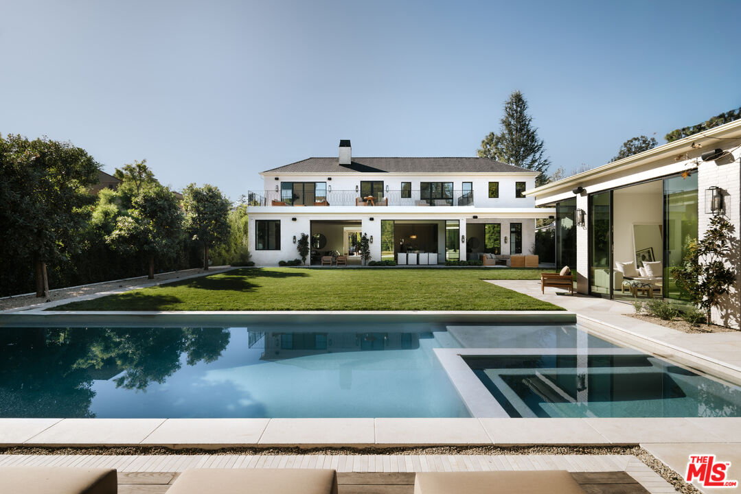 260 Homewood Road Los Angeles, CA 90049 - Photo 2 of 28