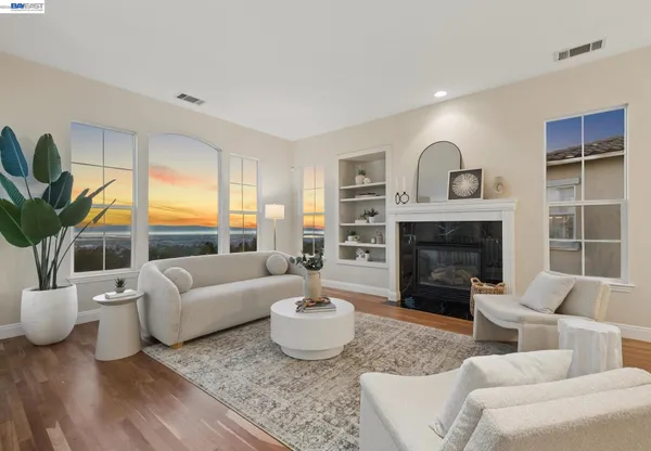 $1,149,000 | 8255 Skyline Circle, Oakland, CA 94605