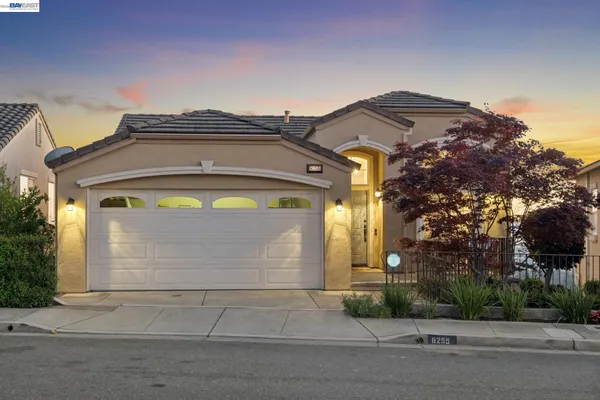 $1,149,000 | 8255 Skyline Circle, Oakland, CA 94605