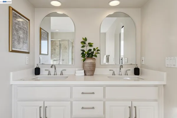 $1,149,000 | 8255 Skyline Circle, Oakland, CA 94605