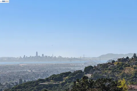 $1,149,000 | 8255 Skyline Circle, Oakland, CA 94605