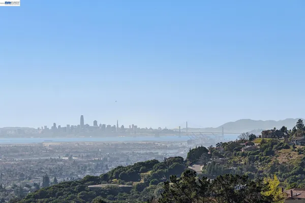 $1,149,000 | 8255 Skyline Circle, Oakland, CA 94605