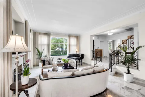 $3,900,000 | 5965 Alton Road, Miami Beach, FL 33140