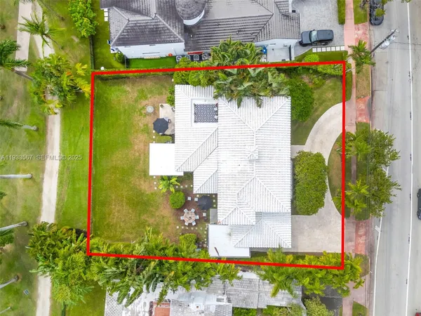 $3,700,000 | 5965 Alton Road, Miami Beach, FL 33140