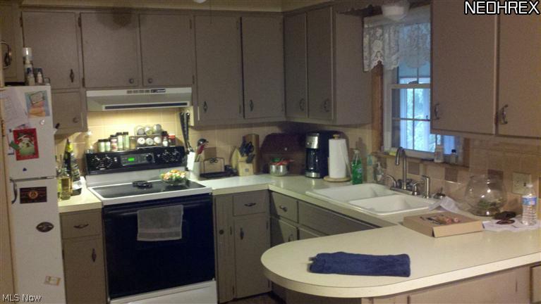 4599 Venus Road Uniontown, OH 44685 - Photo 8 of 15 Gallery Image 8