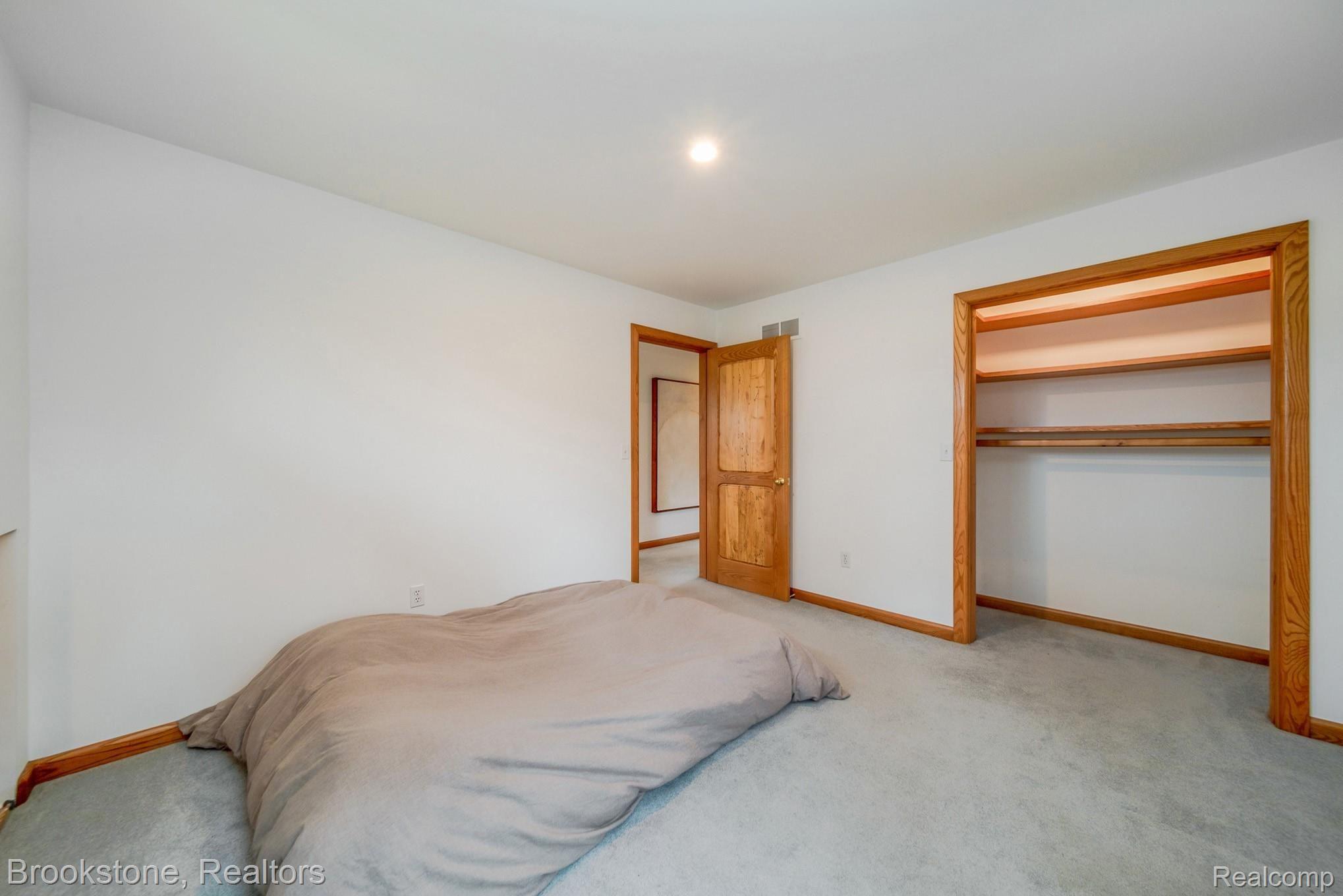 890 Bloomer Road Rochester, MI 48307 - Photo 20 of 34 890 Bloomer_20.jpg