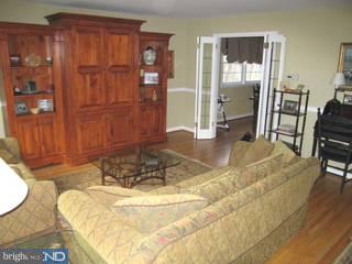 549 Forest Road Wayne, PA 19087 - Photo 4 of 6