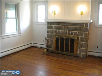 215 Orchard Road Springfield, PA 19064 - Photo 3 of 12 Living Room