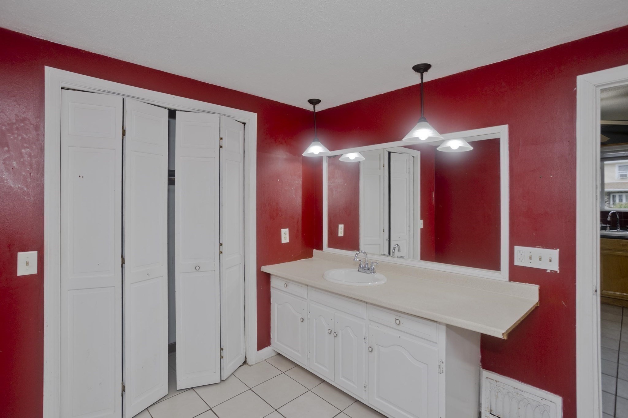 1439 Worcester Street Springfield, MA 01151 - Photo 9 of 31 Gallery Image 9