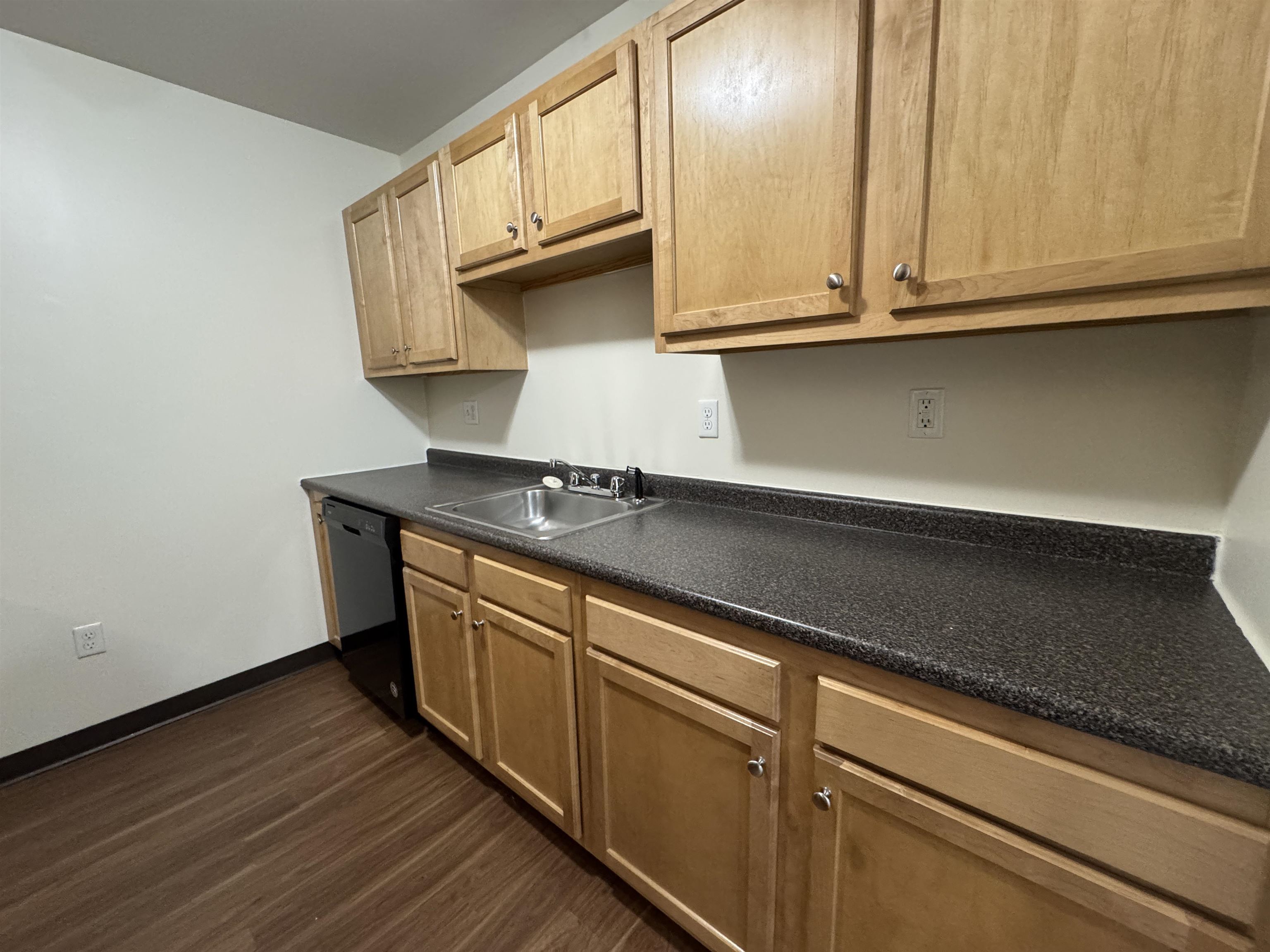 50 Sentinel Court, Unit 306 Manchester, NH 03103 - Photo 11 of 49