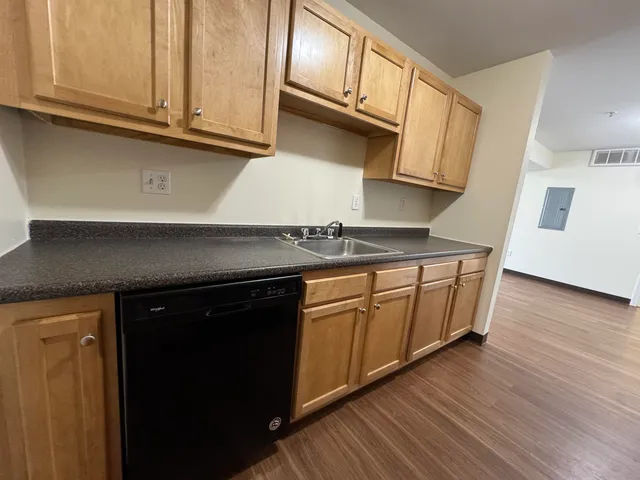 $1,965 | 50 Sentinel Court, Unit 306, Manchester, NH 03103