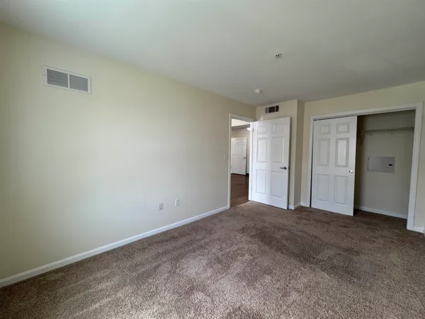 $1,965 | 50 Sentinel Court, Unit 306, Manchester, NH 03103
