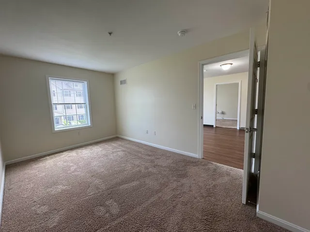 $1,965 | 50 Sentinel Court, Unit 306, Manchester, NH 03103