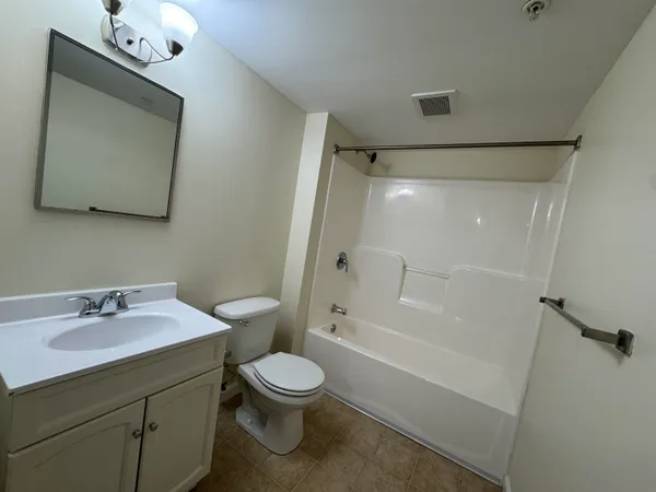 $1,965 | 50 Sentinel Court, Unit 306, Manchester, NH 03103