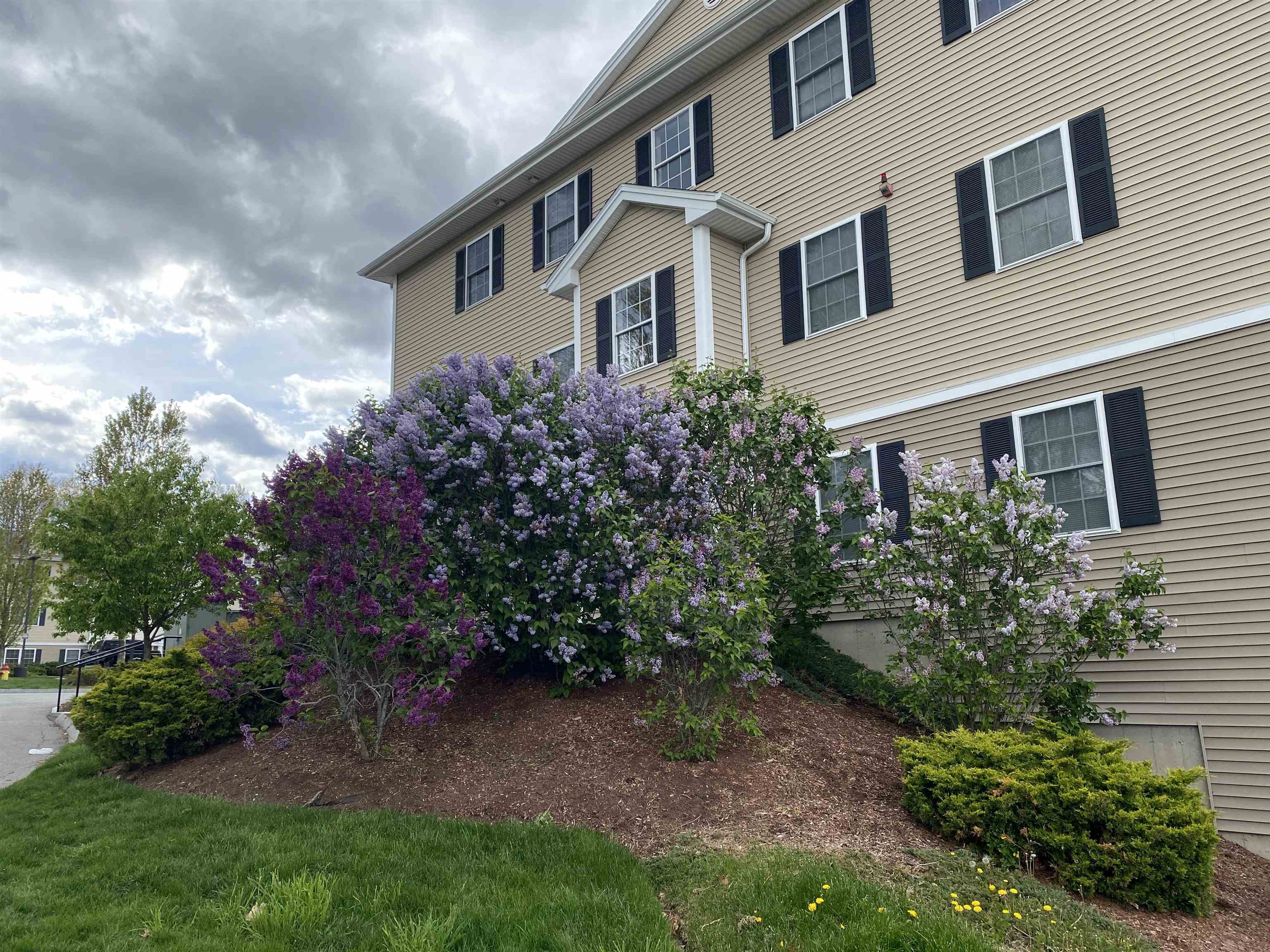 50 Sentinel Court, Unit 306 Manchester, NH 03103 - Photo 8 of 49