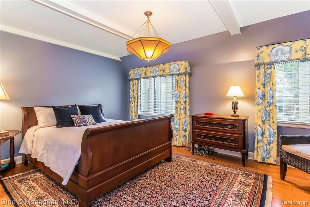 72 Touraine Road Grosse Pointe, MI 48236 - Photo 41 of 69 042-Bedroom-3435720-medium.jpg
