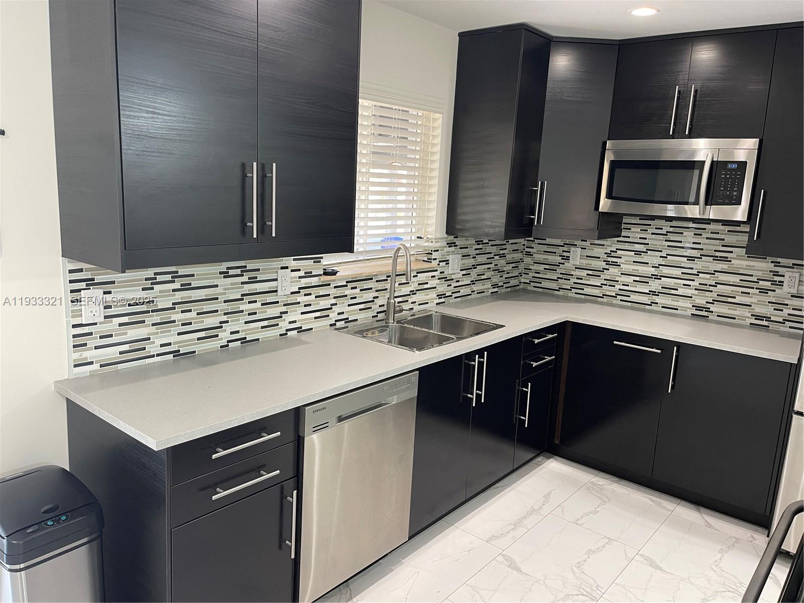 2971 Southwest 35th Avenue, Unit FRONT Miami, FL 33133 - Photo 2 of 14