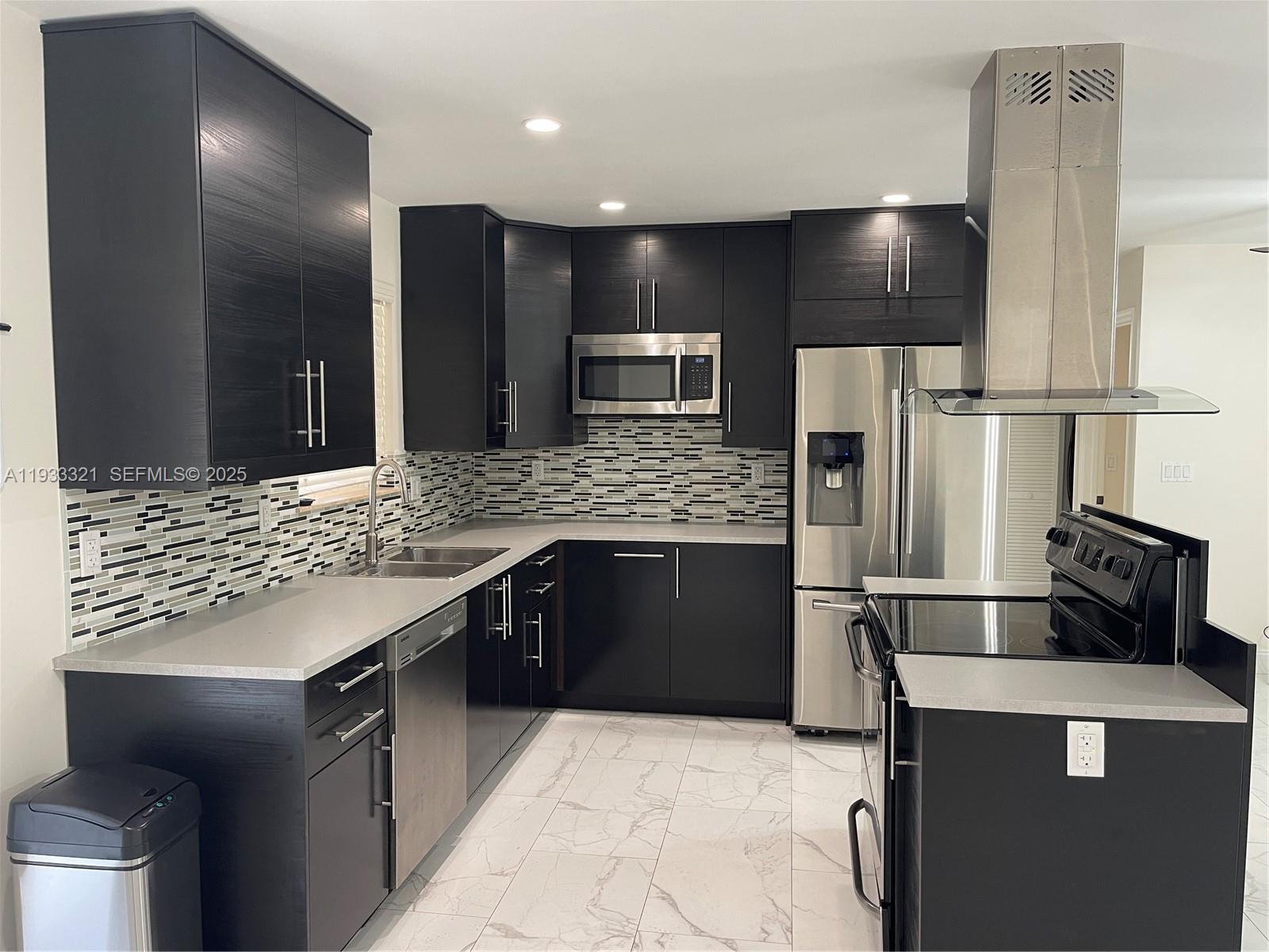 2971 Southwest 35th Avenue, Unit FRONT Miami, FL 33133 - Photo 3 of 14