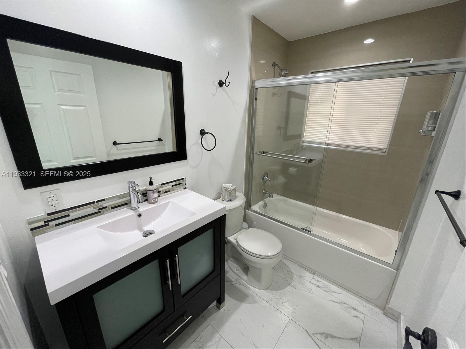 2971 Southwest 35th Avenue, Unit FRONT Miami, FL 33133 - Photo 9 of 14