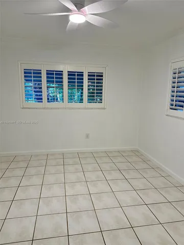 a view of entryway with window